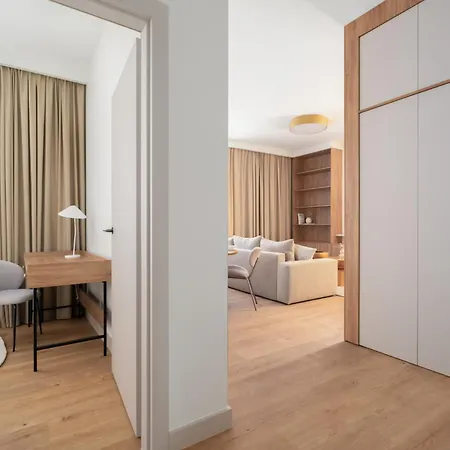 Stylish Beige With One Bedroom And Parking In By Renters * Познань