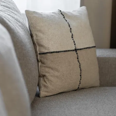 Stylish Beige With One Bedroom And Parking In By Renters Апартаменты *