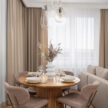 Апартаменты Stylish Beige With One Bedroom And Parking In By Renters *
