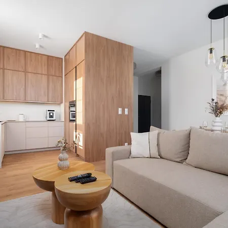 Stylish Beige With One Bedroom And Parking In By Renters Апартаменты *