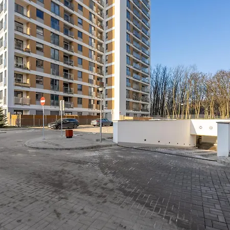 Stylish Beige With One Bedroom And Parking In By Renters Апартаменты