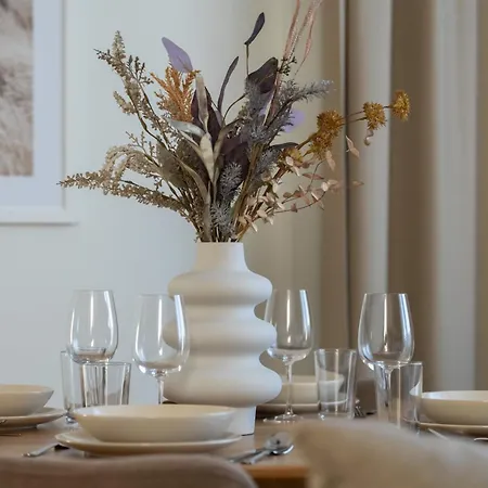Apartment Stylish Beige With One Bedroom And Parking In By Renters